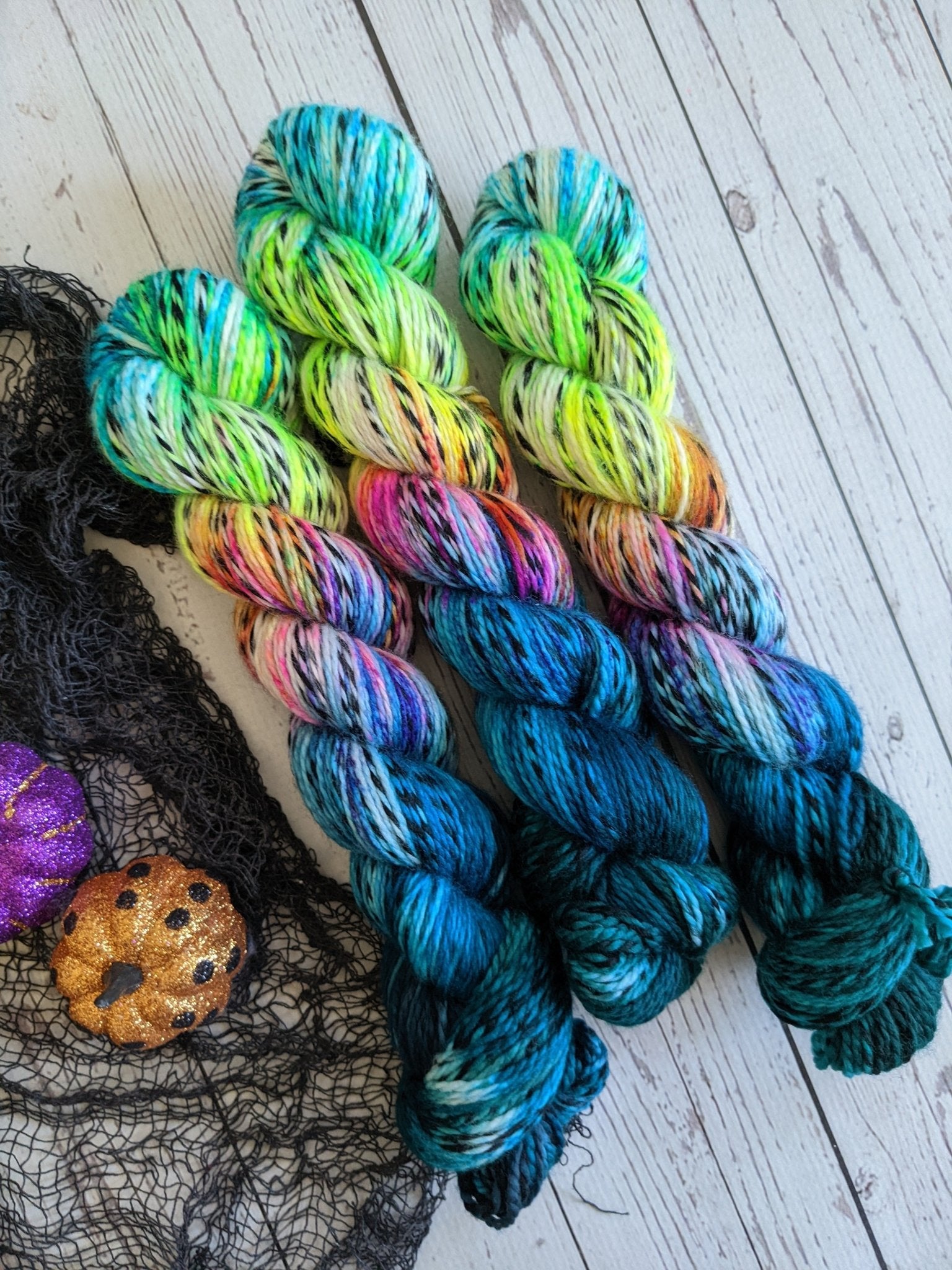 Creepy Crawly - Yarn Love Yarn