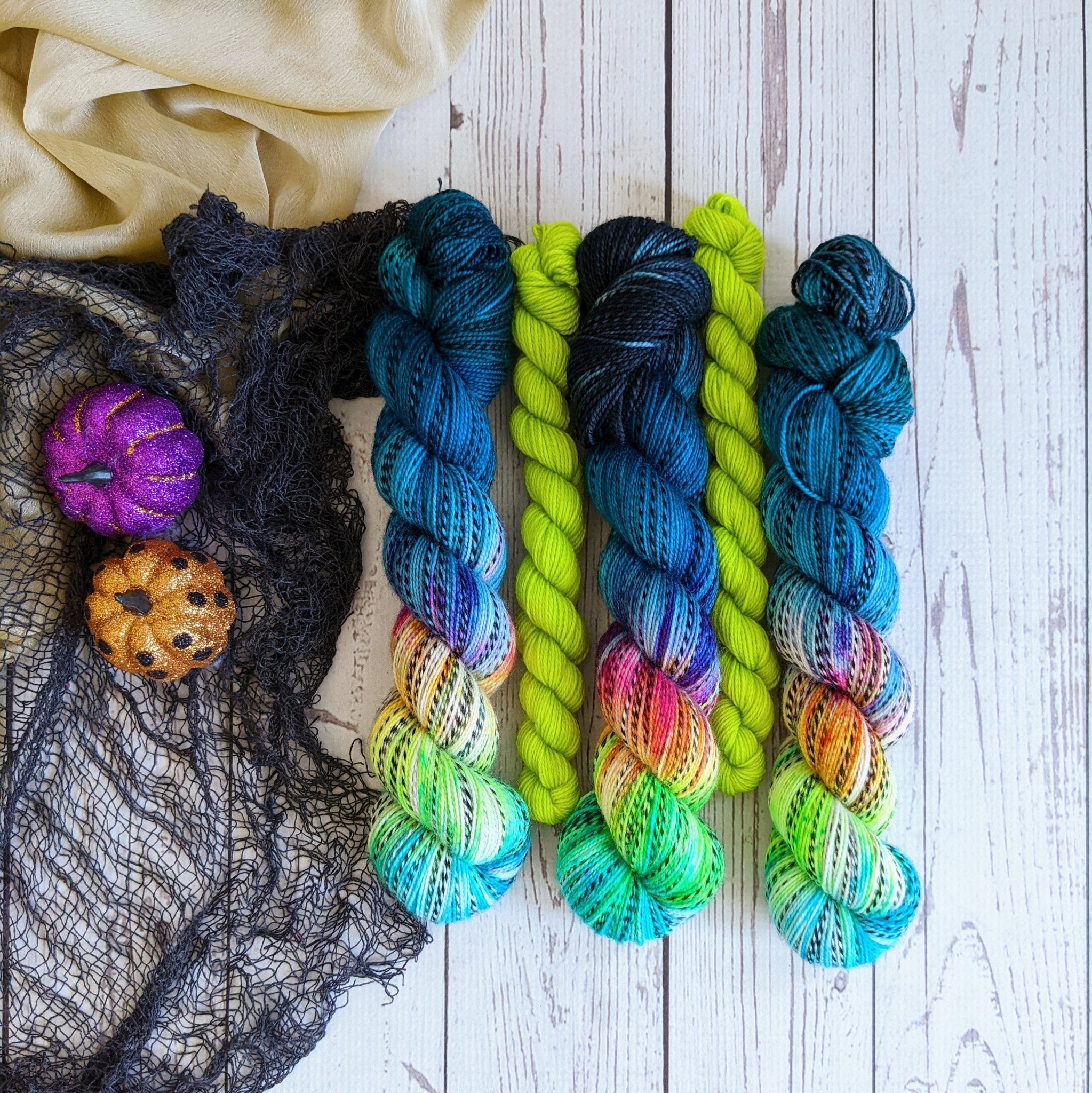 Creepy Crawly - Yarn Love Yarn