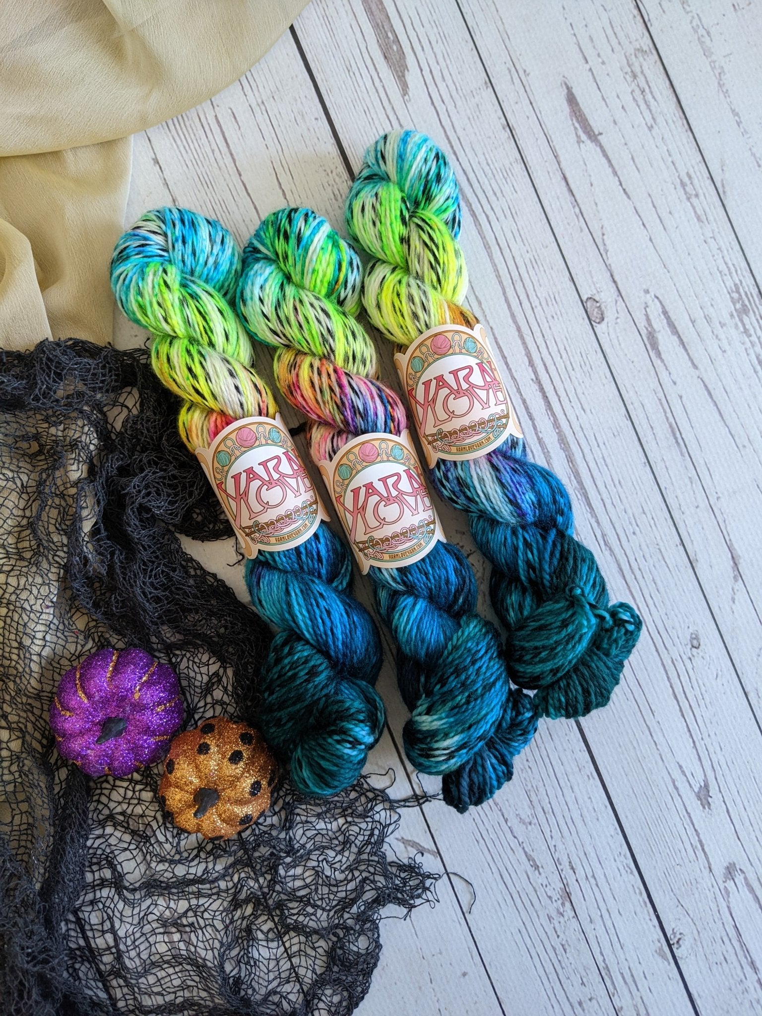 Creepy Crawly - Yarn Love Yarn