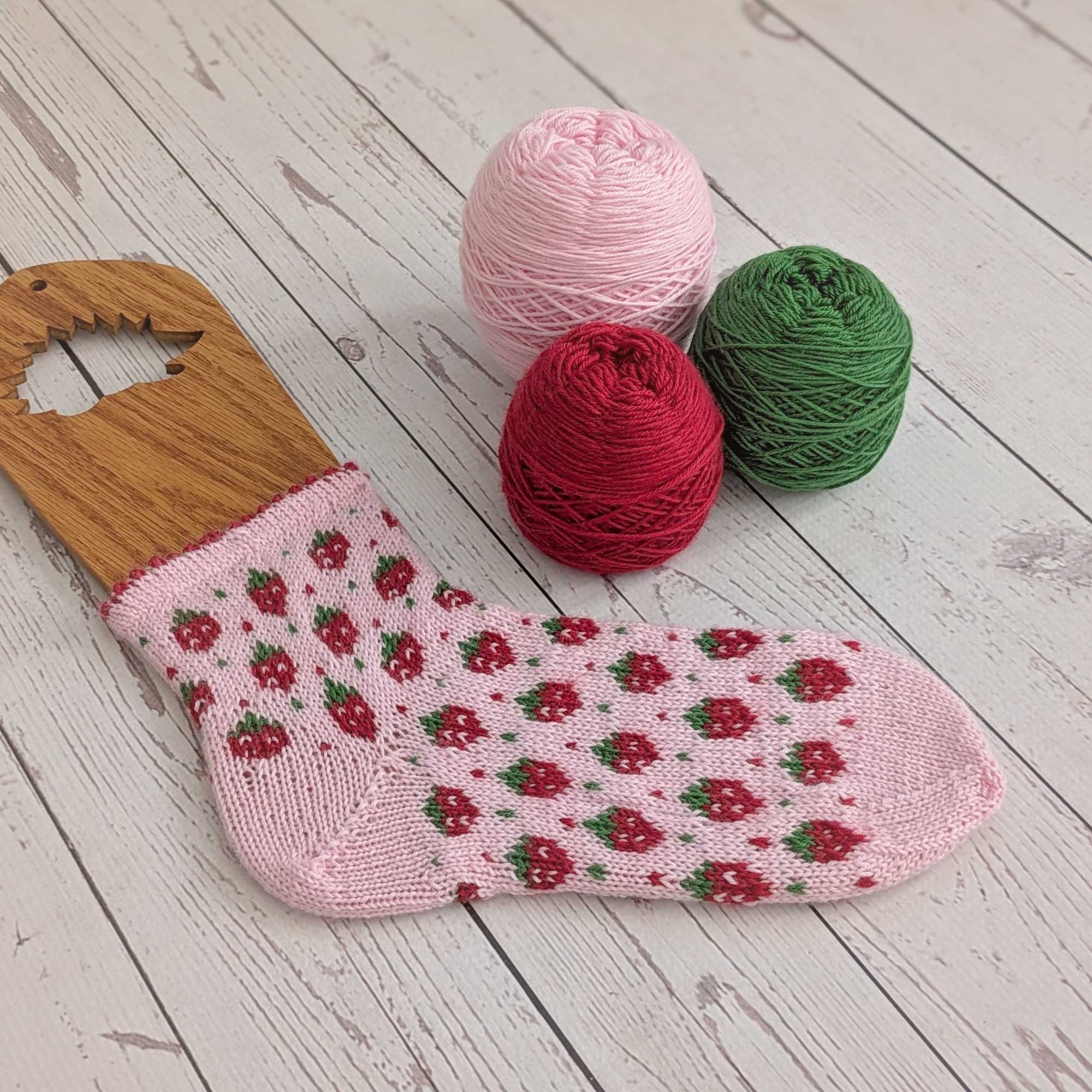 Itty Bitty Berry Socks - Everyday Knits - Yarn Love Yarn